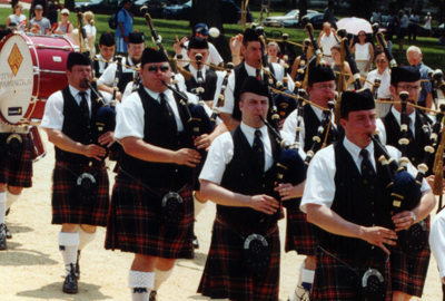 playing bagpipe at folks festival